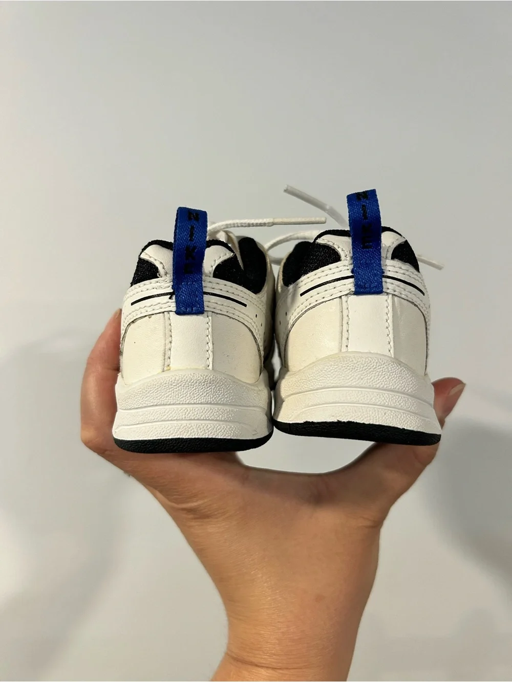 Nike Little Attest Toddler Sneakers White Black Blue Size 5C